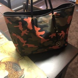 Used Michael Kors Jet Set